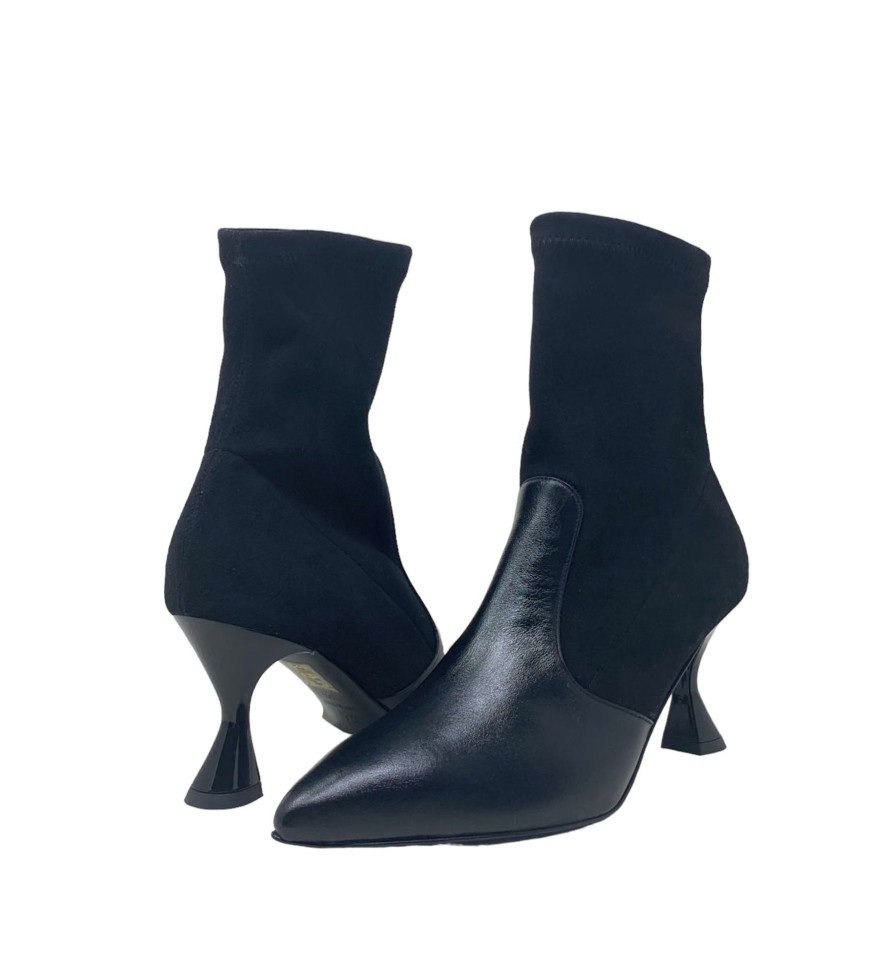 Booties Buckles Footwear | Cristina Millotti | Rea | Black Leather