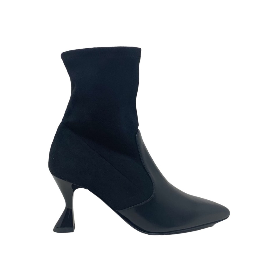 Booties Buckles Footwear | Cristina Millotti | Rea | Black Leather