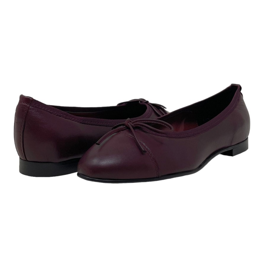 Flats Buckles Footwear | Buckles New York | Elizabeth | Leather Burgundy