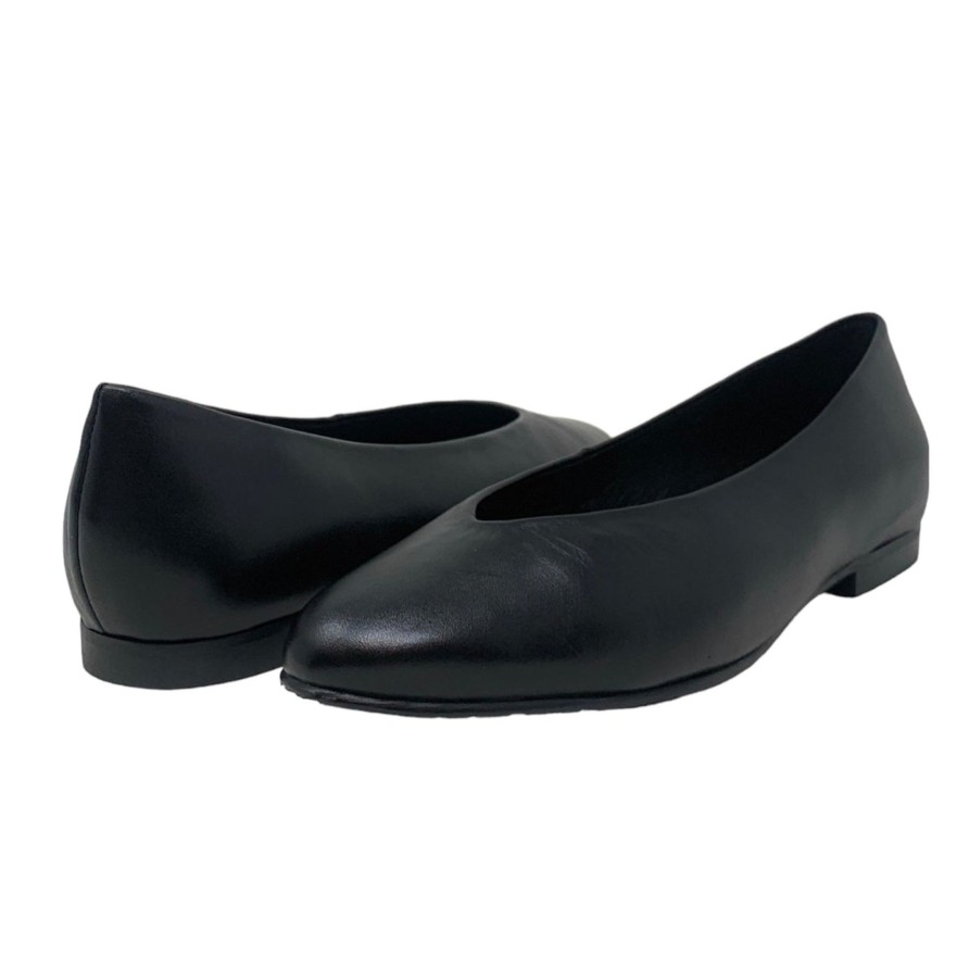 Flats Buckles Footwear | Lodi Love | Baza Black Leather