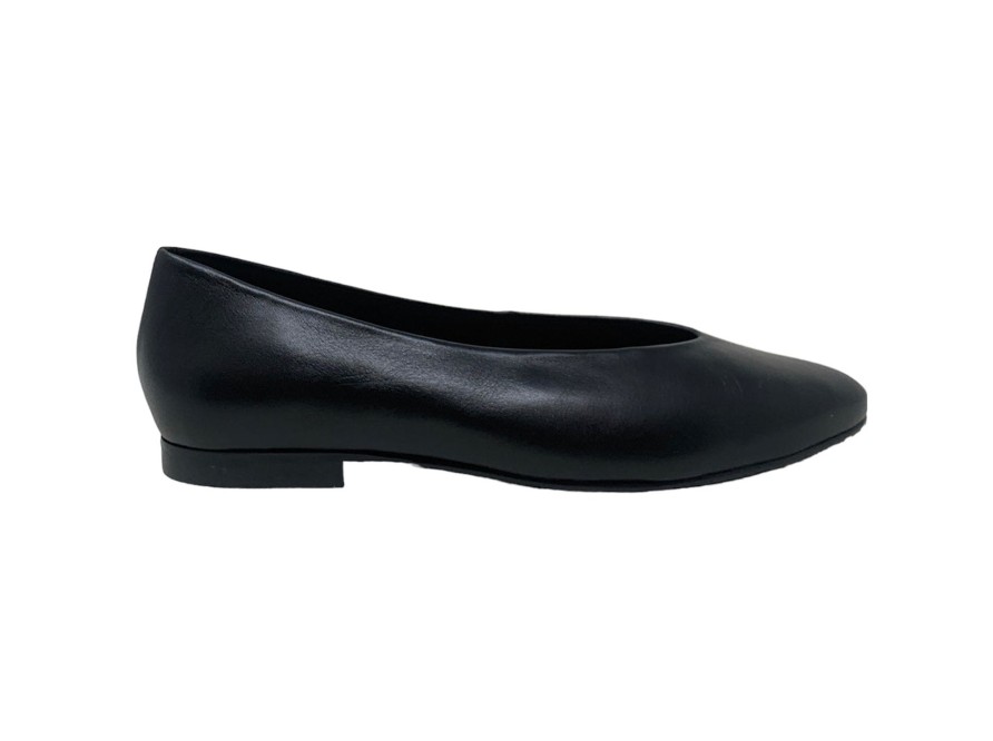 Flats Buckles Footwear | Lodi Love | Baza Black Leather